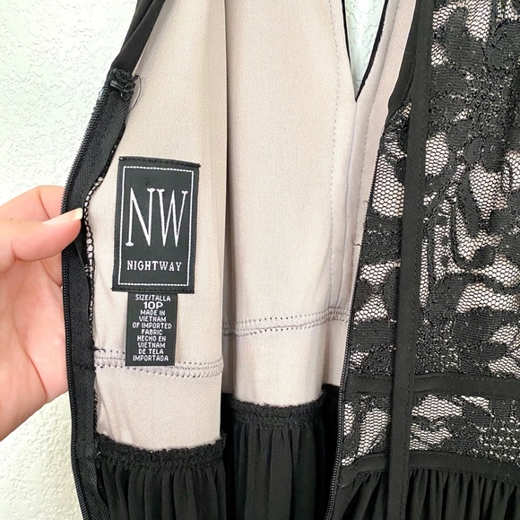 Nightway lace halter top gown - Picture 4 of 6